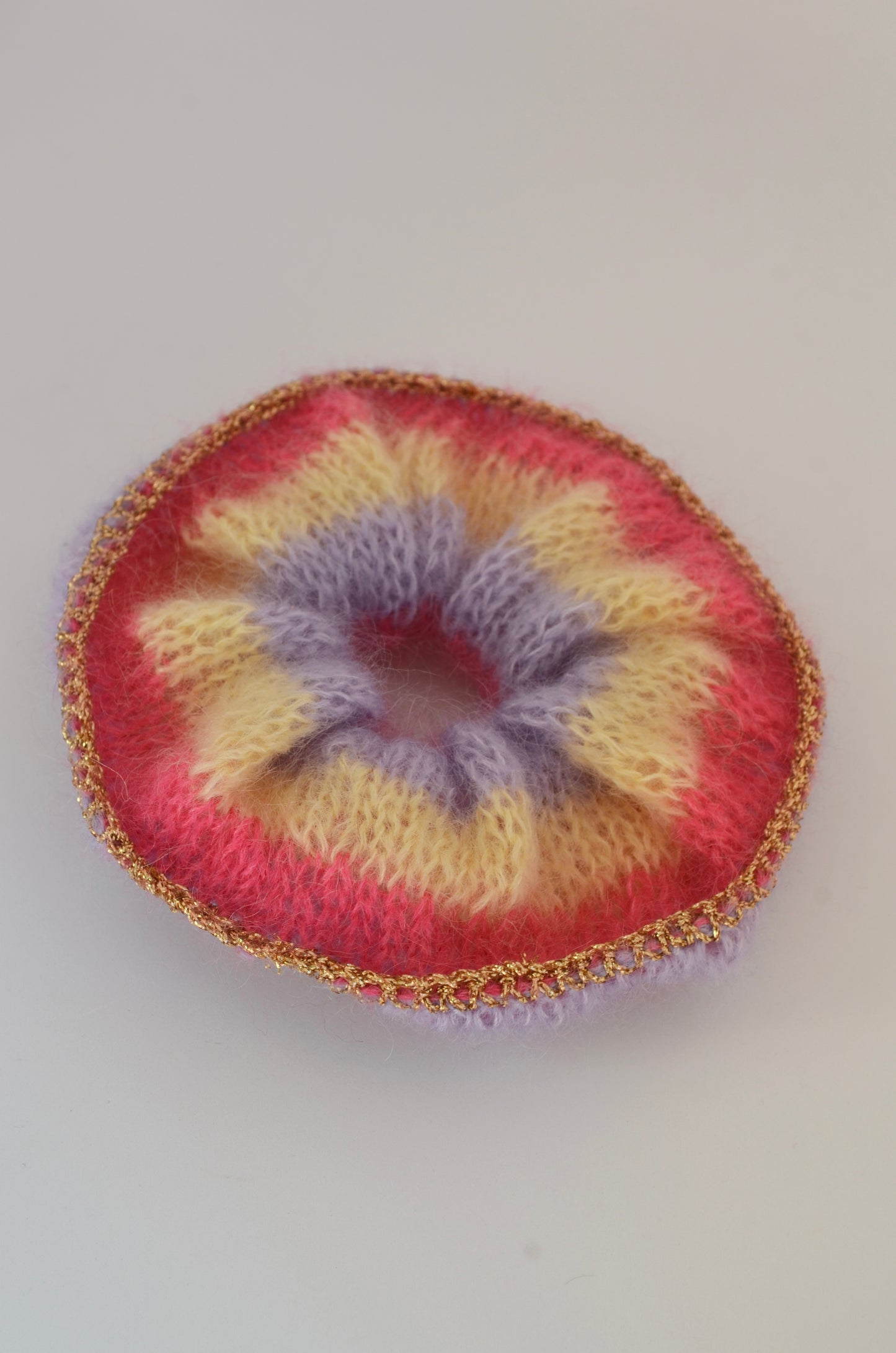 Strikket Scrunchie Pink/Gul/Lilla