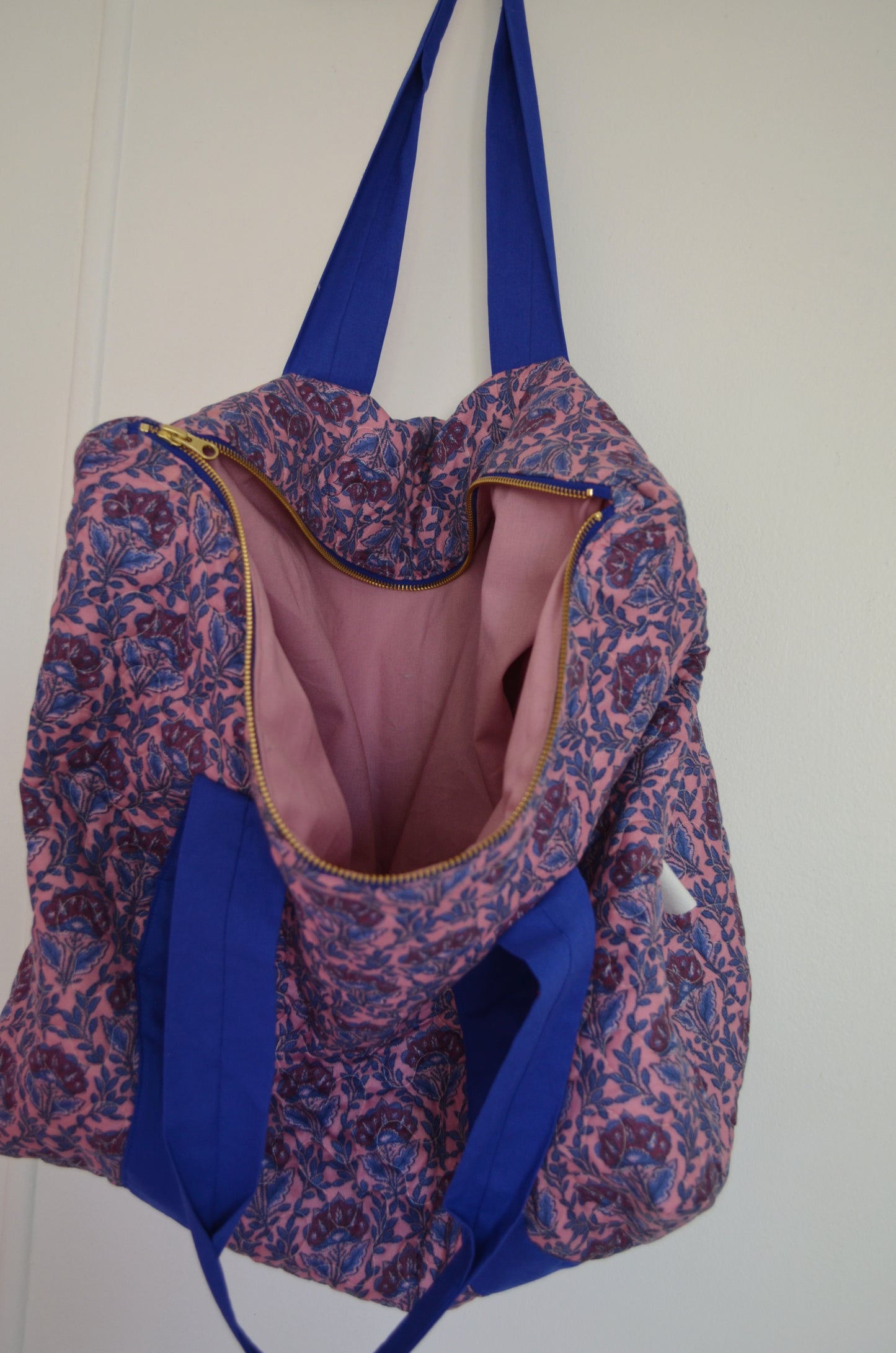 Weekend Bag Mørk Rosa Blomster